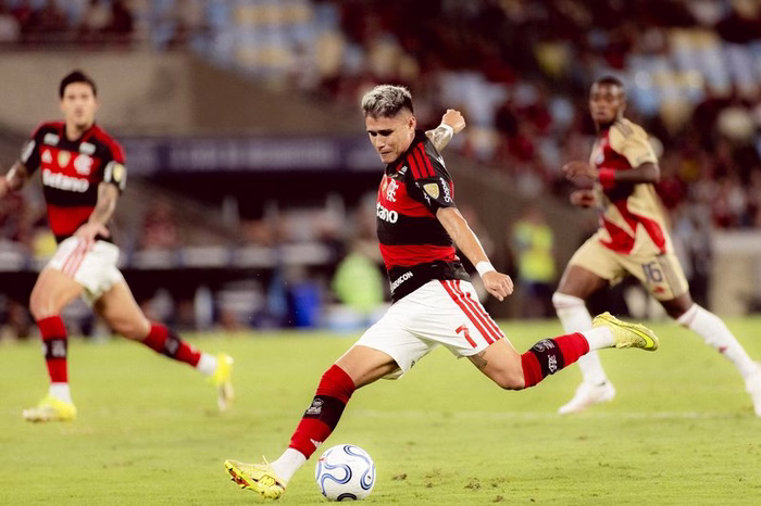 Atacante do Flamengo desperta interesse de clubes do Oriente Médio e Europa
