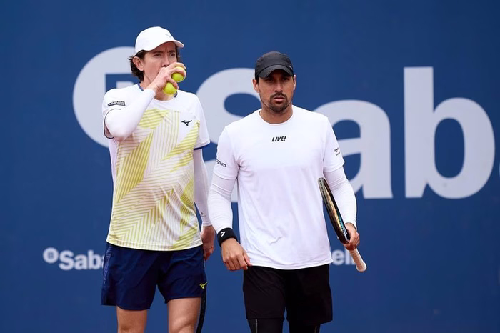 Romboli e parceiro australiano param nas quartas em Stuttgart