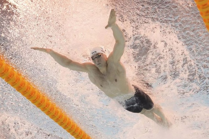 Nuoto, Maxime Grousset si ferma per un infortunio e rinuncia ai Campionati Francesi. Europei a rischio?