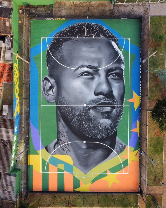 Neymar ganha pintura gigante em quadra, e arte viraliza; veja fotos