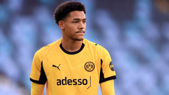 Transfer offiziell: Zweitligist verpflichtet „Internationales Top-Talent“ des BVB