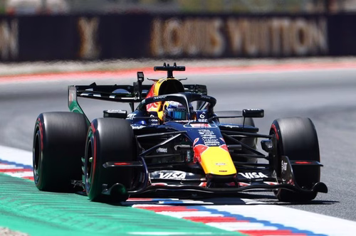 F1: Estamos para trás em tudo, desabafa Verstappen em Barcelona