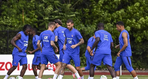 Équipe de France : Thuram, Akliouche, Barcola... plusieurs Bleus au cœur du mercato