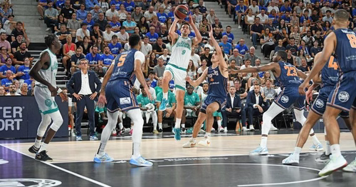 Basket – Élite 2 : l'Élan Béarnais s'impose à Poitiers et arrache un match décisif pour la montée (72