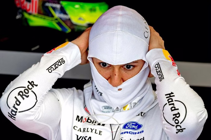 F1: Hadjar detona procedimento de largada da Red Bull