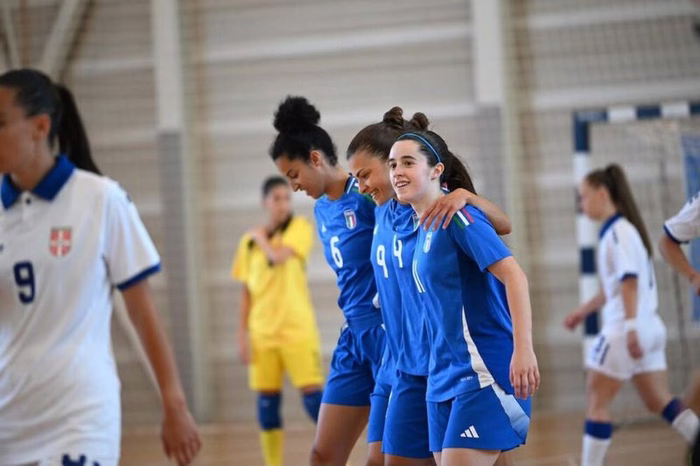 Calcio a 5: l’Italia femminile travolge la Serbia all’esordio nella Futsal Week