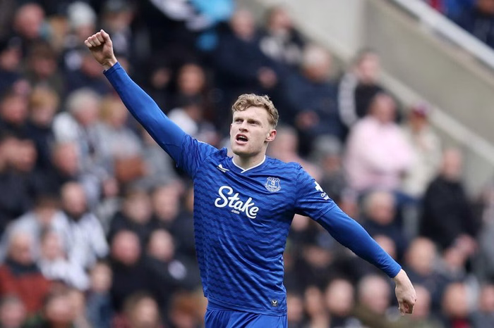 Stones-Ersatz: Schnappt sich ManCity einen Topverteidiger aus England?