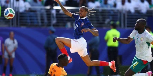 CdM 2026 – La France s’impose face au Sénégal pour son entrée en lice ; Barcola et Mbaye buteurs
