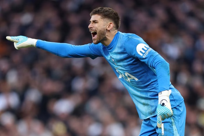 Juventus, sfida a due per la porta: oltre al Dibu Martinez c'è anche Vicario