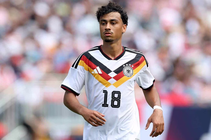Bayern-Transfer noch nicht fix! England-Klubs führen Gespräche wegen Brown