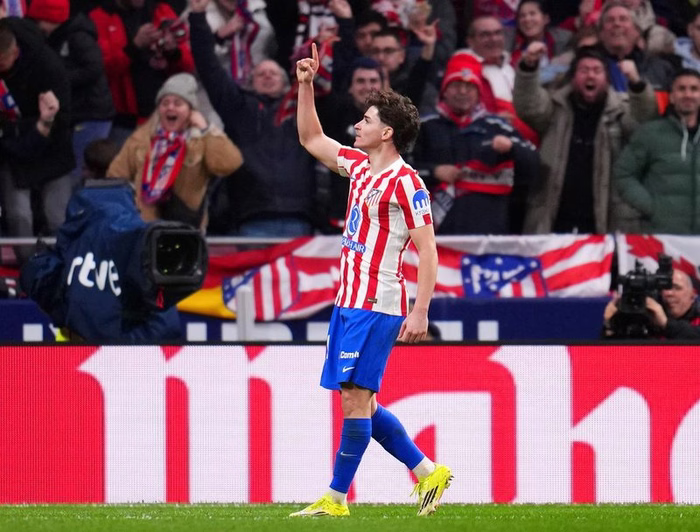 Barcelona and PSG told to look at €500m release clause by defiant club president