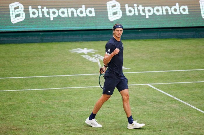 Zverev vince al debutto sull’erba: “Non ho quasi mai visto niente del genere”