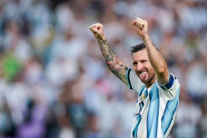 Lionel Messi hizo tres goles, quedó en la historia de los Mundiales y alimentó la fe de un equipo en construcción