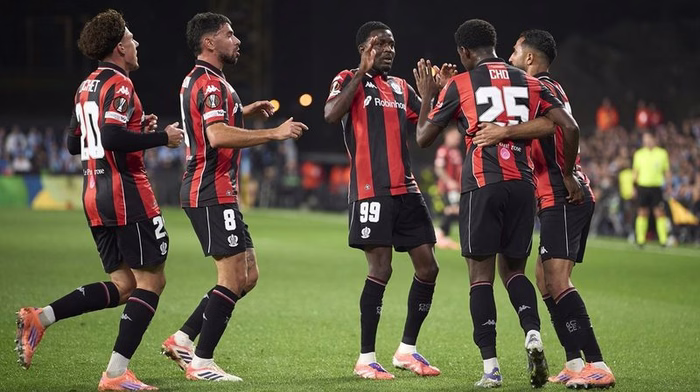 Fastabsteiger will wieder vorne angreifen: Trainerwechsel in der Ligue 1