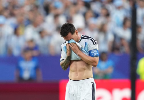 Messi explica choro em gol e festeja recorde pela Argentina: "Voltamos a nos emocionar"