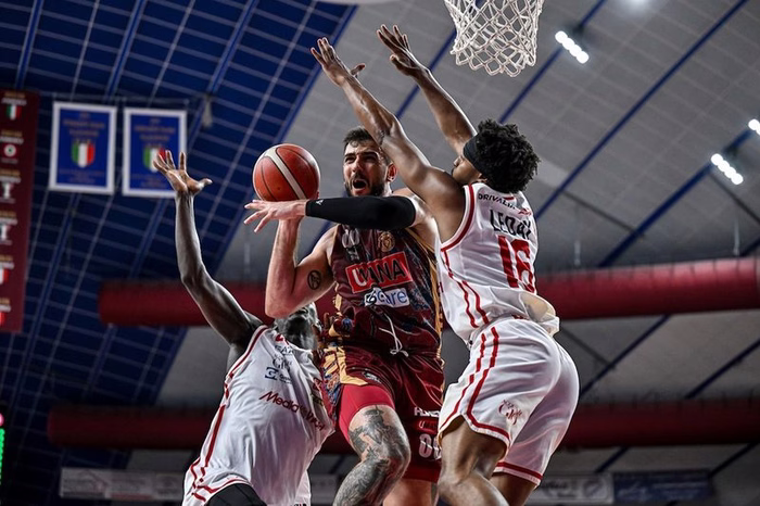Basket, Scudetto o gara5? Milano con il secondo match point, Venezia per andare alla bella
