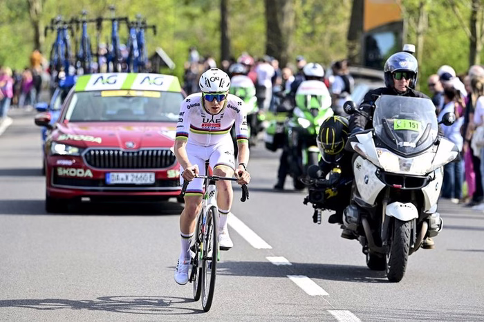 Quando ha attaccato Tadej Pogacar al Giro di Svizzera: l’incredibile numero di chilometri solo al comando