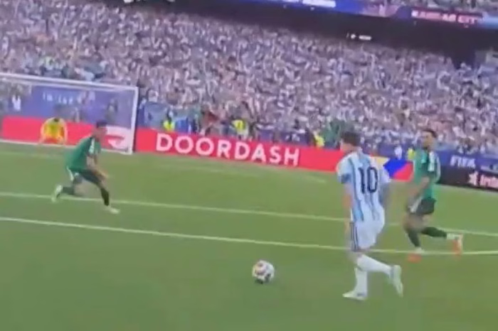 VIDEO: así fue el primer gol de Lionel Messi contra Argelia desde la cámara del árbitro