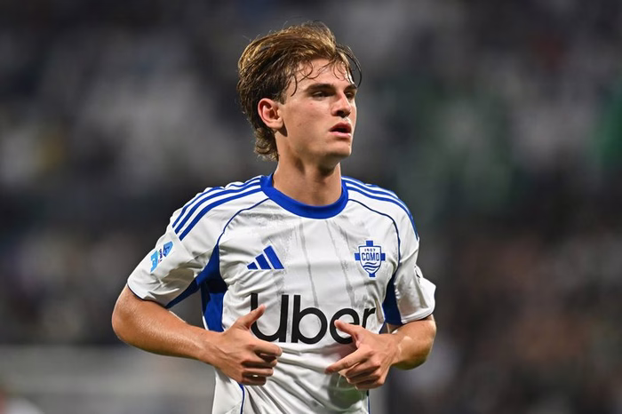 Nico Paz resta al Como: il Real Madrid osserva, Fabregas se lo tiene stretto