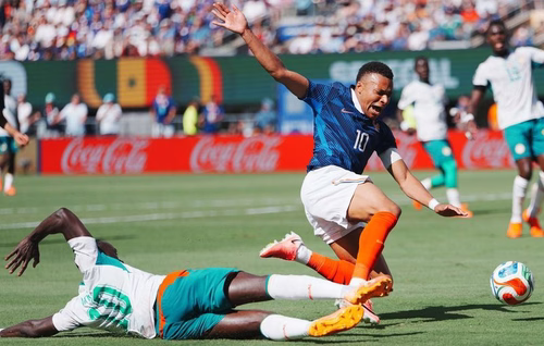 France - Sénégal : Comment Kylian Mbappé a-t-il pu être privé d’un « penalty évident » ?