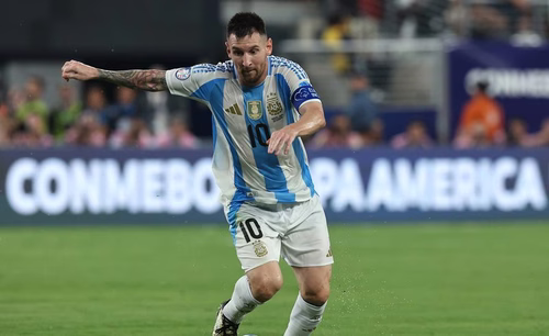 Messi trascina l’Argentina, ma sui social scoppia il caso: “Doveva essere espulso” – SPORTFACE.IT