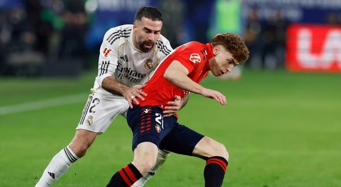 Liverpool contrata jovem espanhol Victor Muñoz ao Osasuna