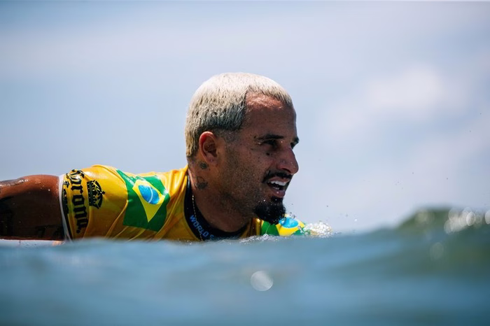 Líder da WSL, Italo volta ao Brasil em busca do bi em Saquarema