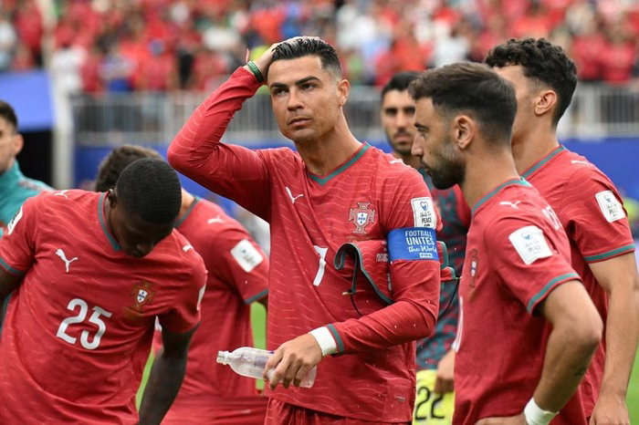 "Ele não é mais o mesmo jogador de antes", diz meia congolês Makau sobre Cristiano Ronaldo