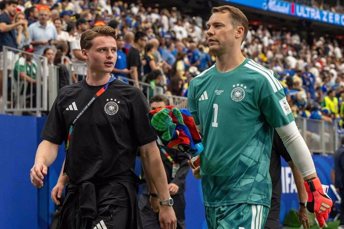 Wird Urbig sein Nachfolger beim DFB? Das sagt Neuer
