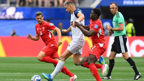 Schweiz schlägt Bosnien 4:1 – Manzambi mit Doppelpack