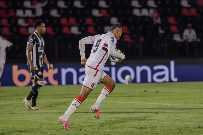 Hygor admite chateação com vaias antes de jogos do Botafogo-SP