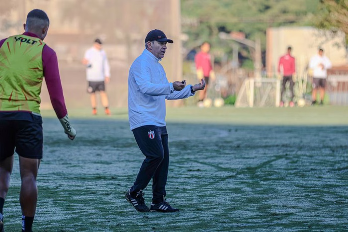 Botafogo-SP embarca para Fortaleza com mudanças