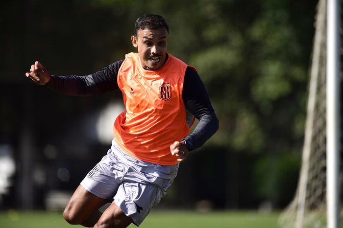 Pottker se cobra em má fase da Ponte: "Vão se lembrar mais de mim"