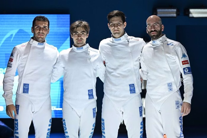 COLPO DI MANO! Gli spadisti spazzano via la Francia a domicilio e si laureano campioni d’Europa!