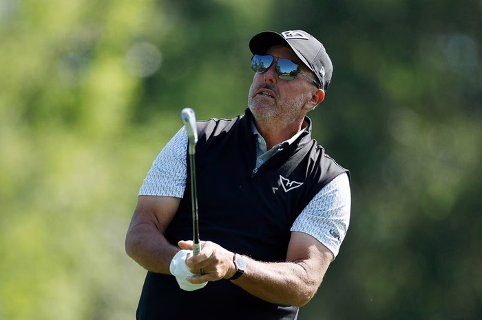 Bombshell report links Phil Mickelson to country club investigation