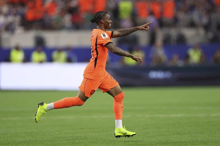 Einer wie Robben? Dynamit Summerville treibt Oranje an