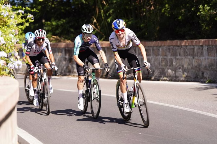 LIVE Giro d’Italia NextGen 2026, tappa di oggi in DIRETTA: Finn alla prova della verità sul Monte Livata