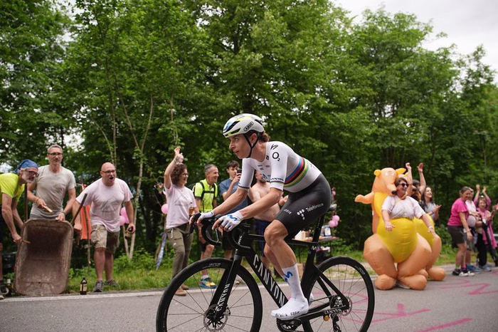 Giro di Svizzera femminile 2026: Marlen Reusser fa il colpaccio a cronometro e sopravanza Elisa Longo Borghini