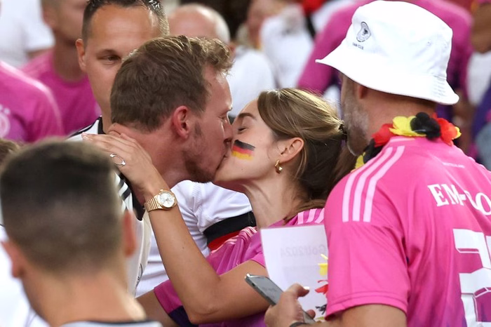 Julian Nagelsmann: o romance polêmico com ex-repórter do Bayern
