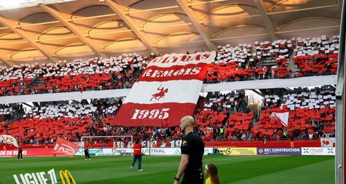 Ligue 2 : Pau dévoile son staff, Reims un programme de préparation au fort accent belge