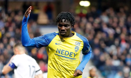 L1 – Rennes vise un attaquant de Premier League