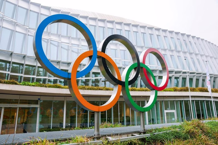 Le CIO lève ses recommandations de restrictions sur les sportifs biélorusses, mais les maintient pour leurs homologues russes