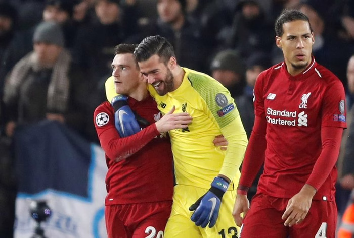 Robertson elogia Alisson: "Melhor goleiro do mundo"