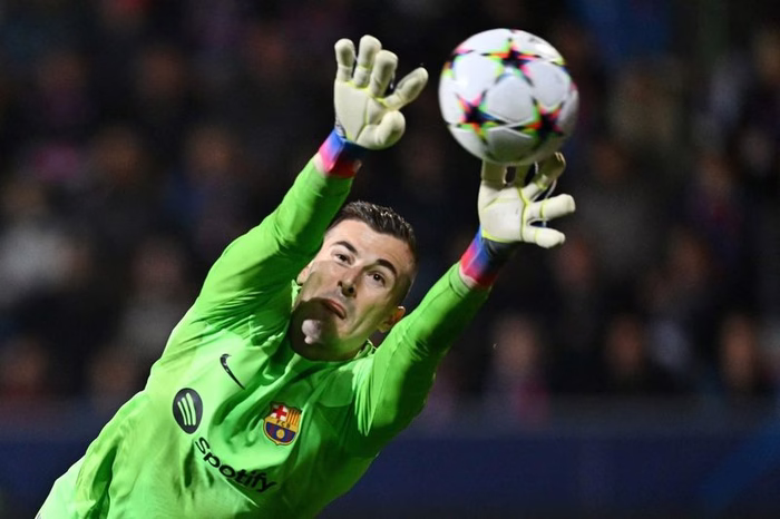 Barcelona anuncia venda de goleiro ao futebol grego