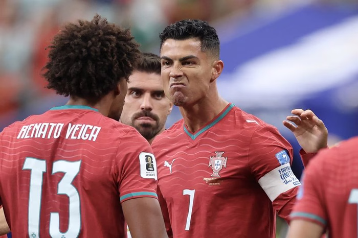 Cristiano Ronaldo trascina il Portogallo: doppietta contro l’Uzbekistan. CR7 nel post: “Dicevano di ritirarmi, invece eccomi qui”