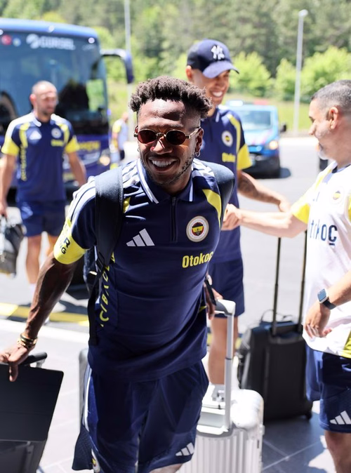Fred se reapresenta ao Fenerbahce e negociação com Atlético-MG trava