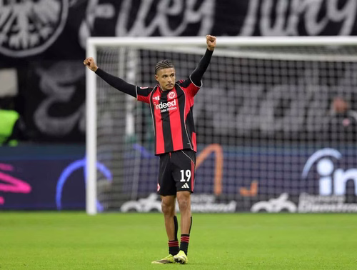 Top-Angebot in Arbeit? England-Attacke auf Eintracht-Star