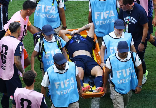 Jogador do Uruguai tem suspeita de lesão grave no joelho direito