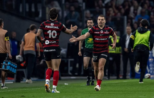 « Au bout du rouleau » après leur nouveau titre en top 14, Ntamack et Dupont vont quand même rejoindre les Bleus