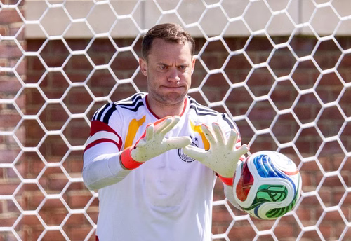 Neuer tem aproveitamento ruim de defesas na Copa e preocupa Alemanha